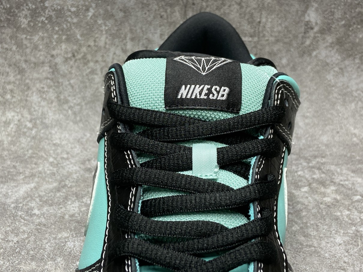 Nike Dunk SB Low Diamond S*pply Co. T*f*ny