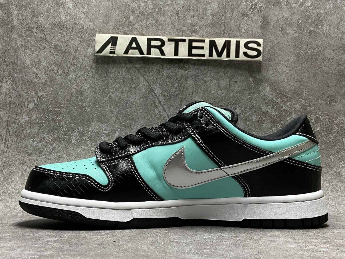 Nike Dunk SB Low Diamond S*pply Co. T*f*ny