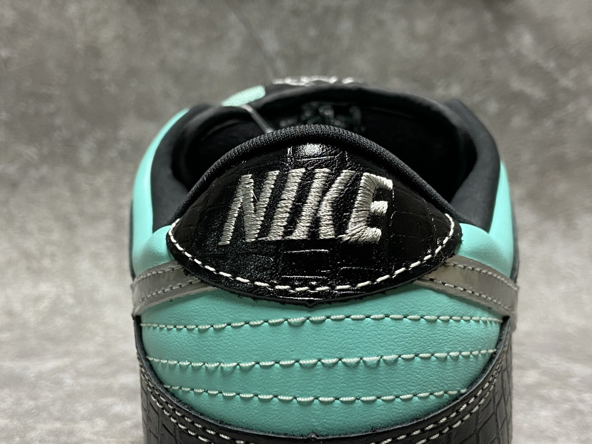 Nike Dunk SB Low Diamond S*pply Co. T*f*ny