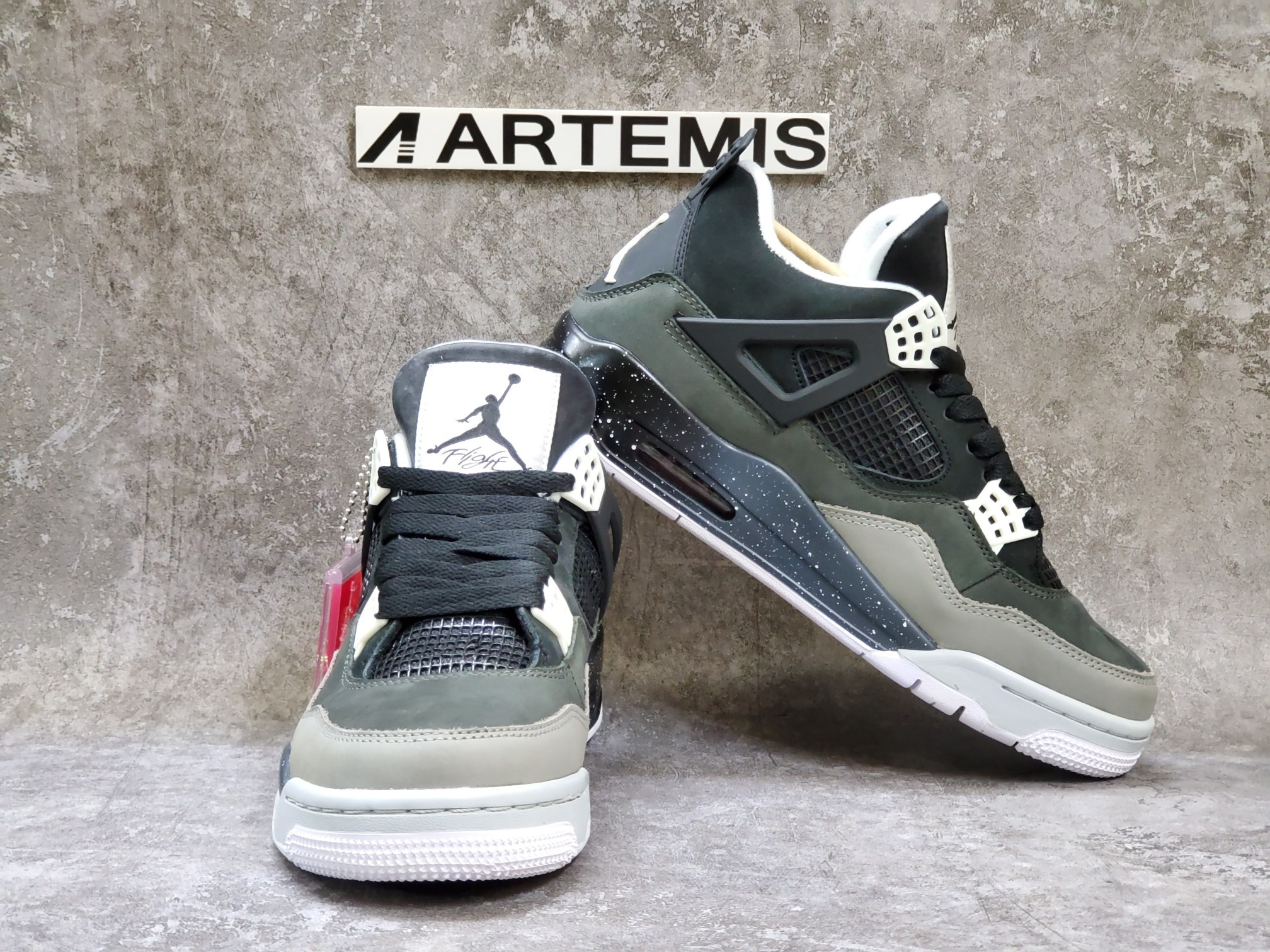 Air Jordan 4 Retro