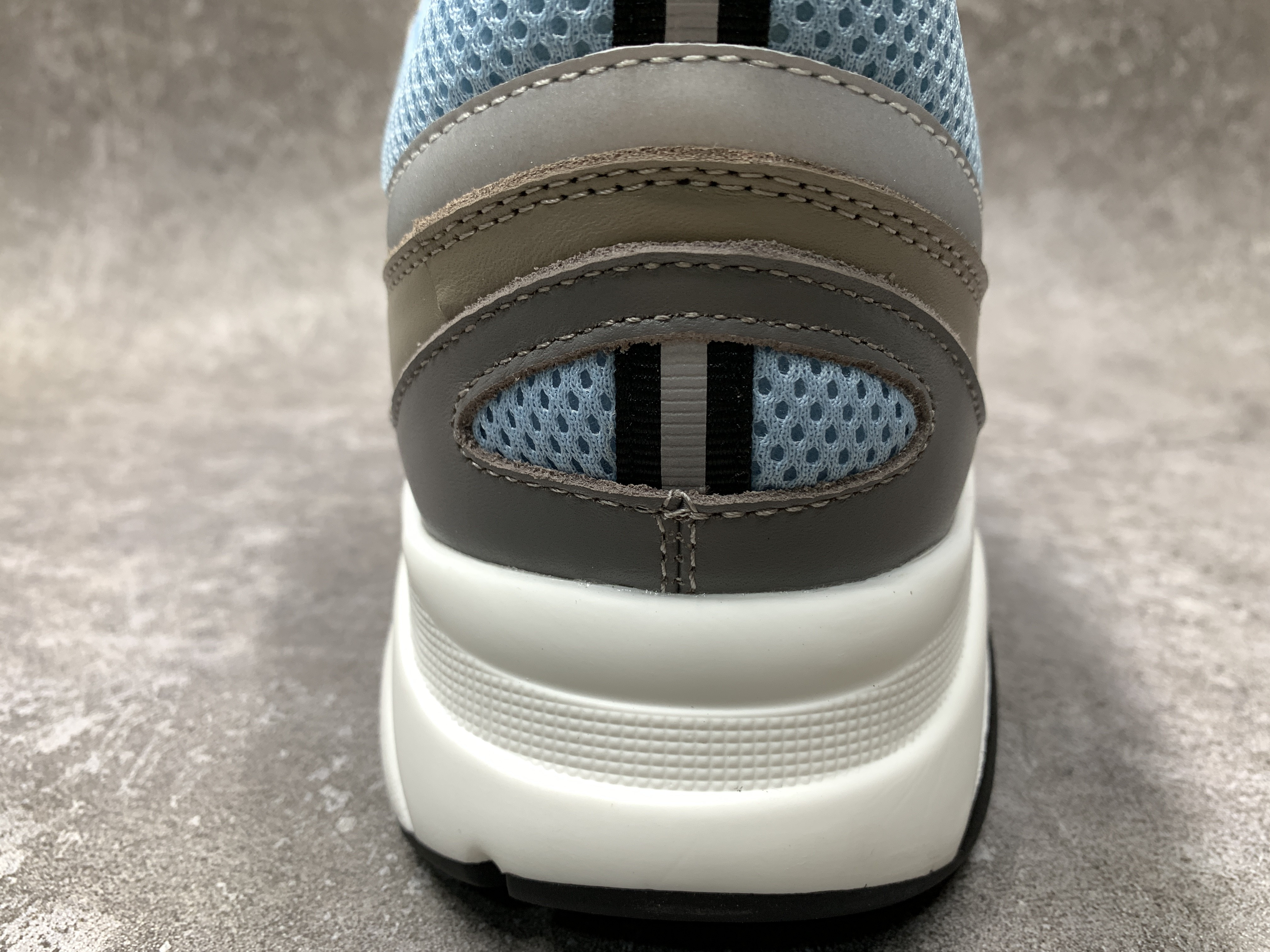 D*0r B22 White Blue