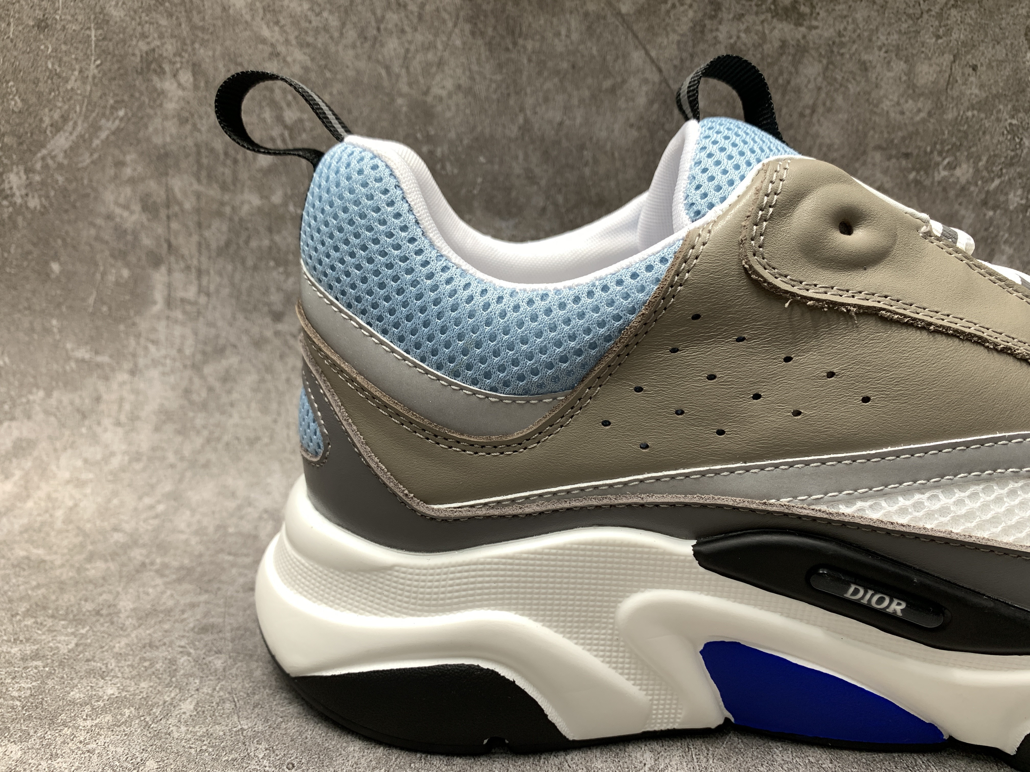D*0r B22 White Blue