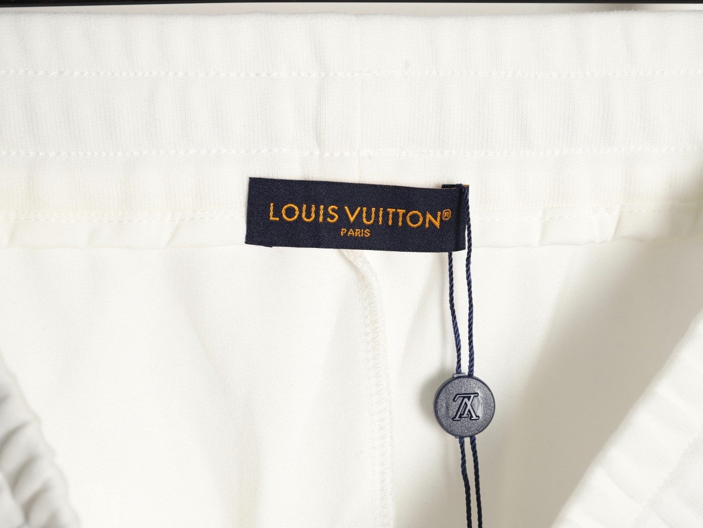 L0*is V*t0n LV 25ss shorts