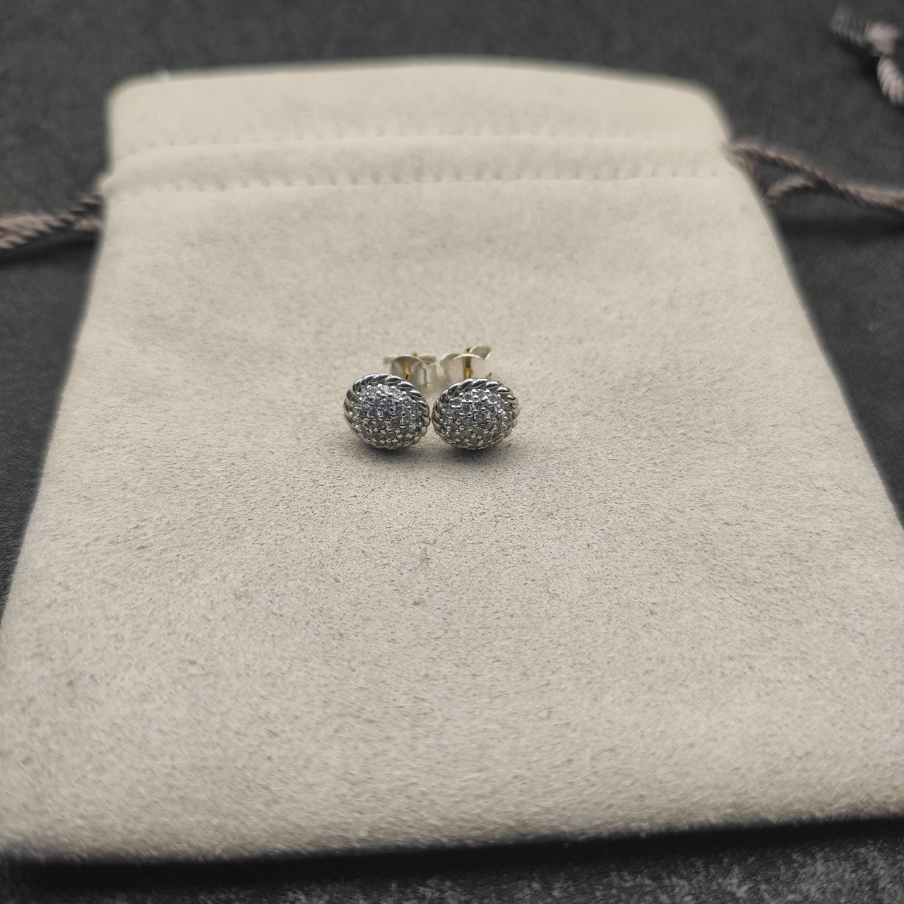 dau1d Yvrm*n 8.6mm round full di*m*nd earrings