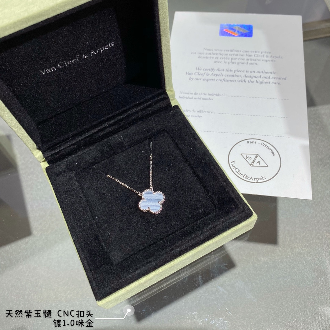 V*N CL*F & Arpels Medium Classic Natural purple chalcedony four-leaf clover Necklace Diameter approx 1.5cm,Chain length approx 40+5cm