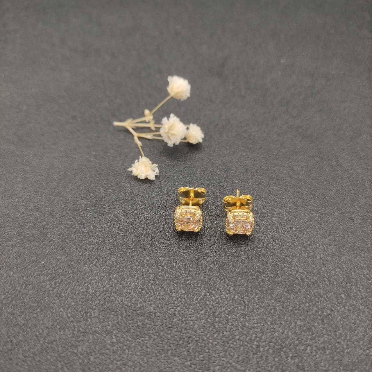 dau1d Yvrm*n four claw gem earrings(main stone 5mm)