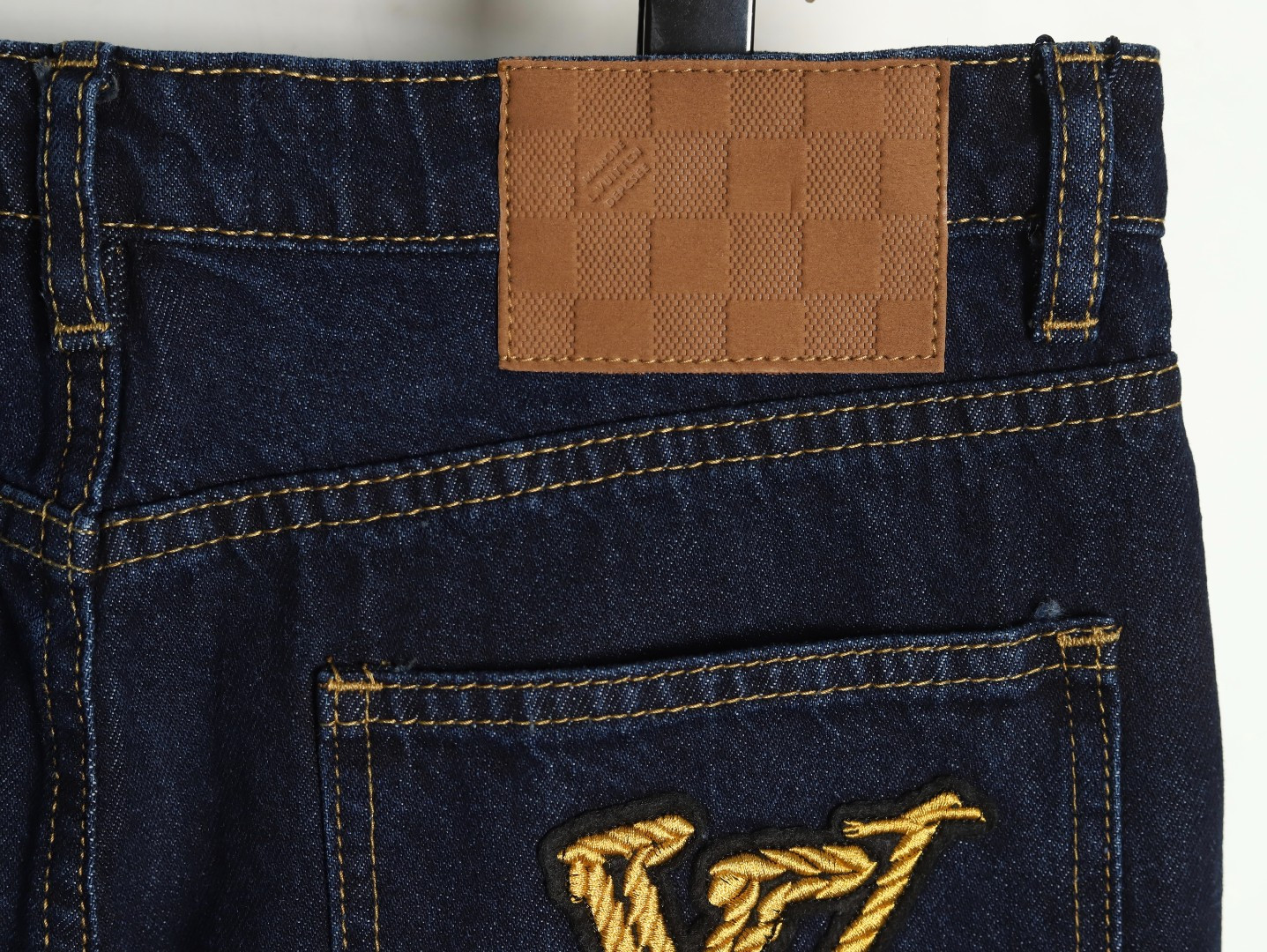 L0*is V*t0n LV 25ss shorts