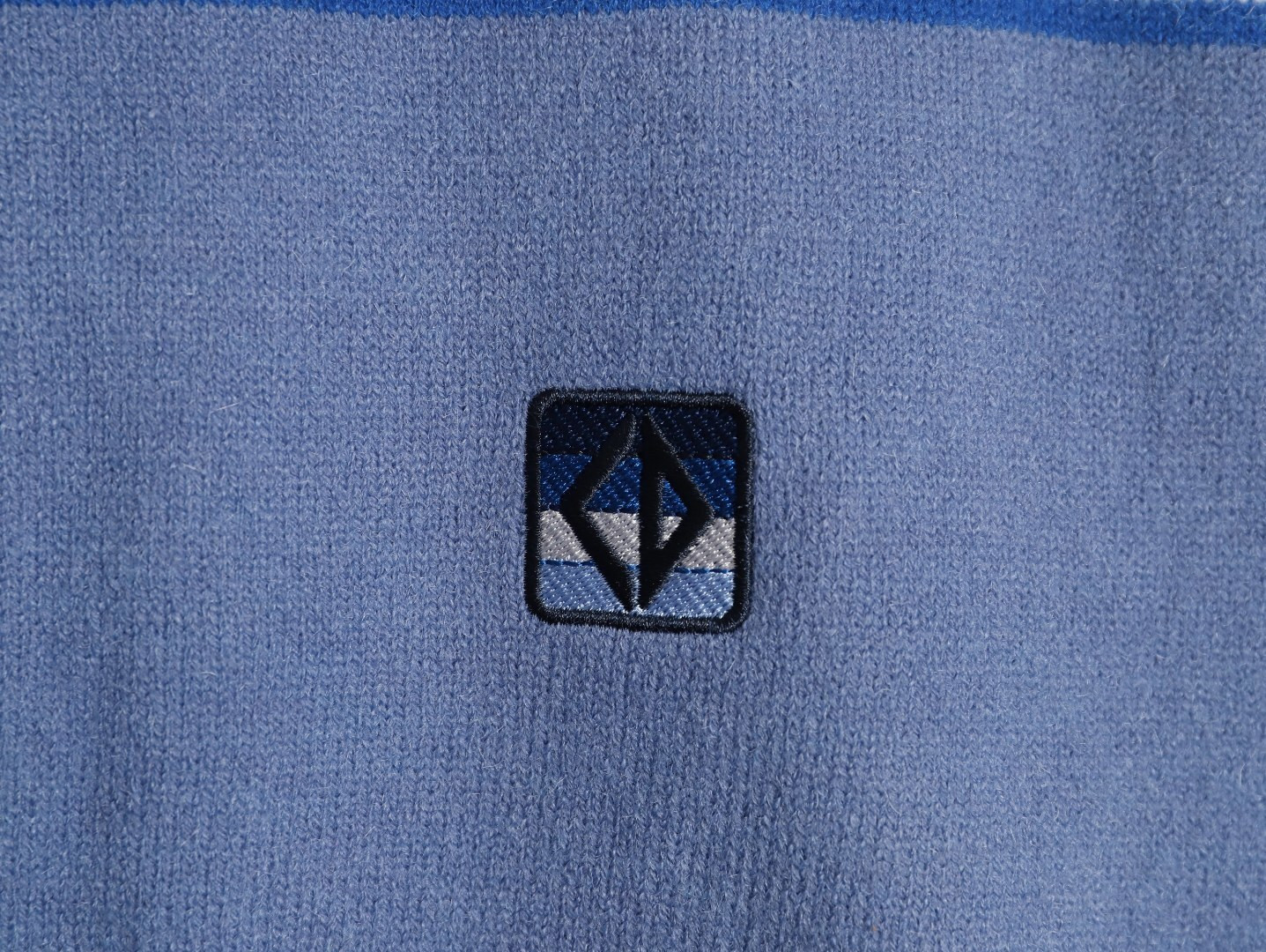 D*0r CD Diamond Sweaters