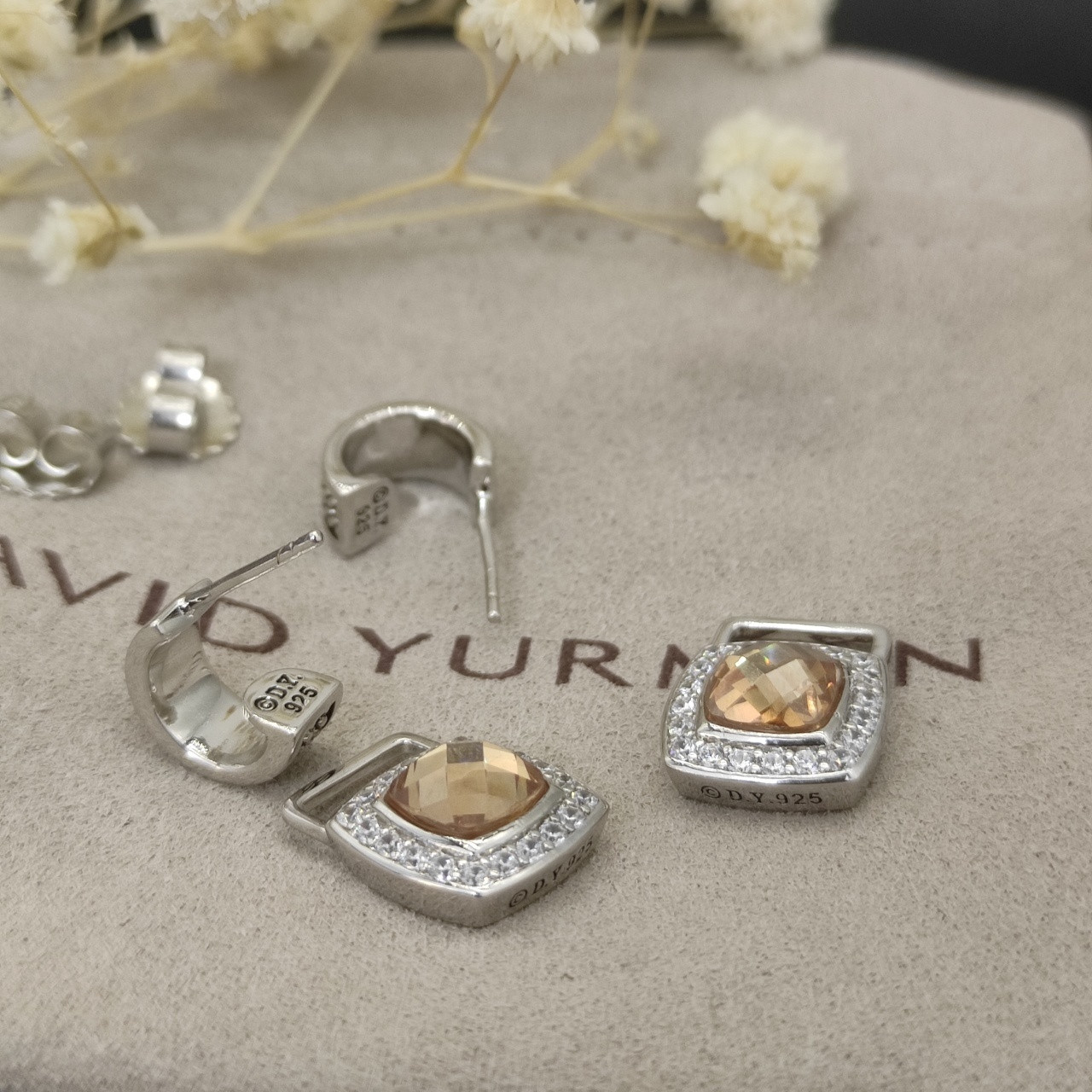 dau1d Yvrm*n square di*m*nd earrings(main stone 7mm)
