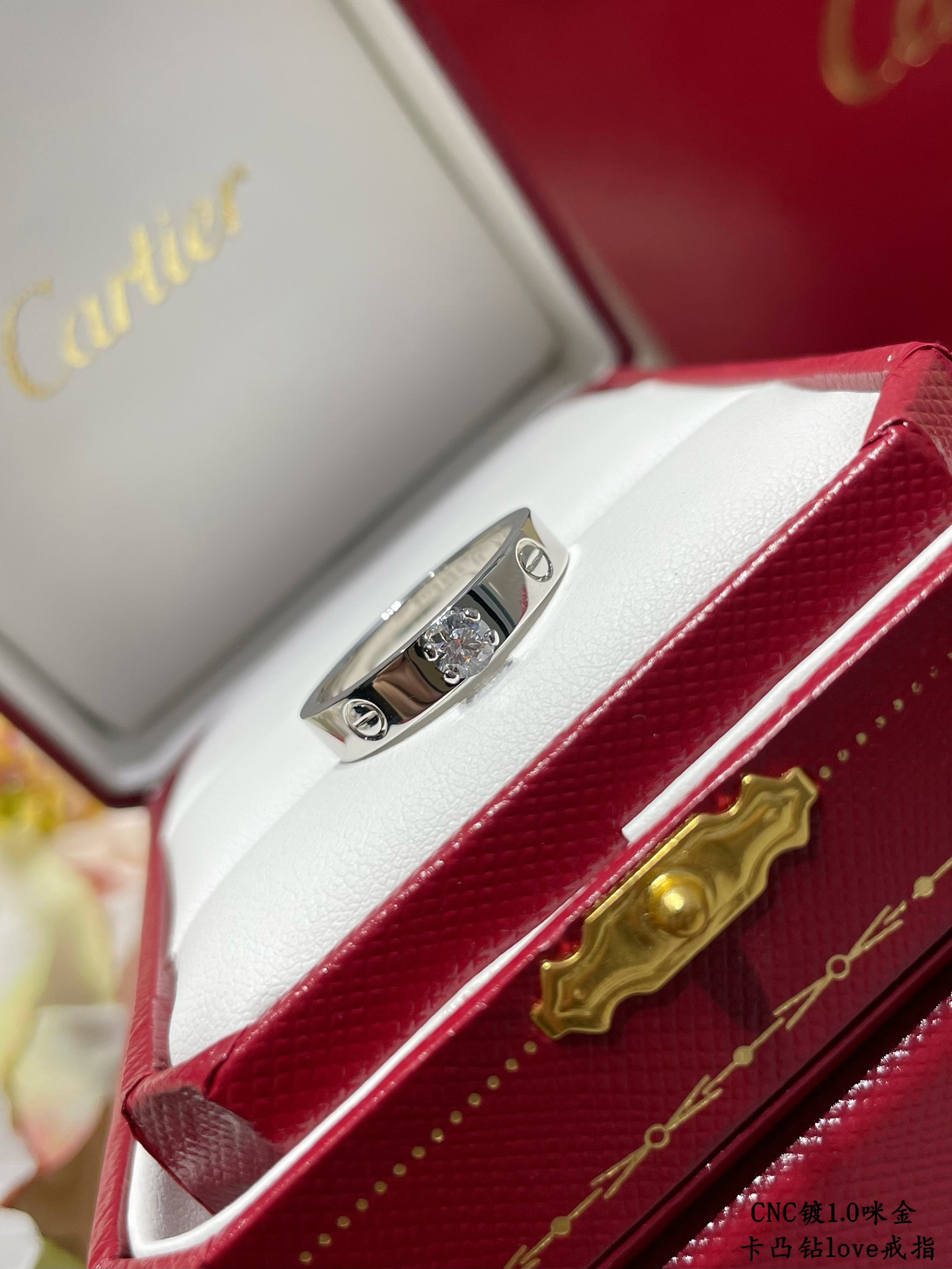 Ca*t*er convex diamond love stud ring
