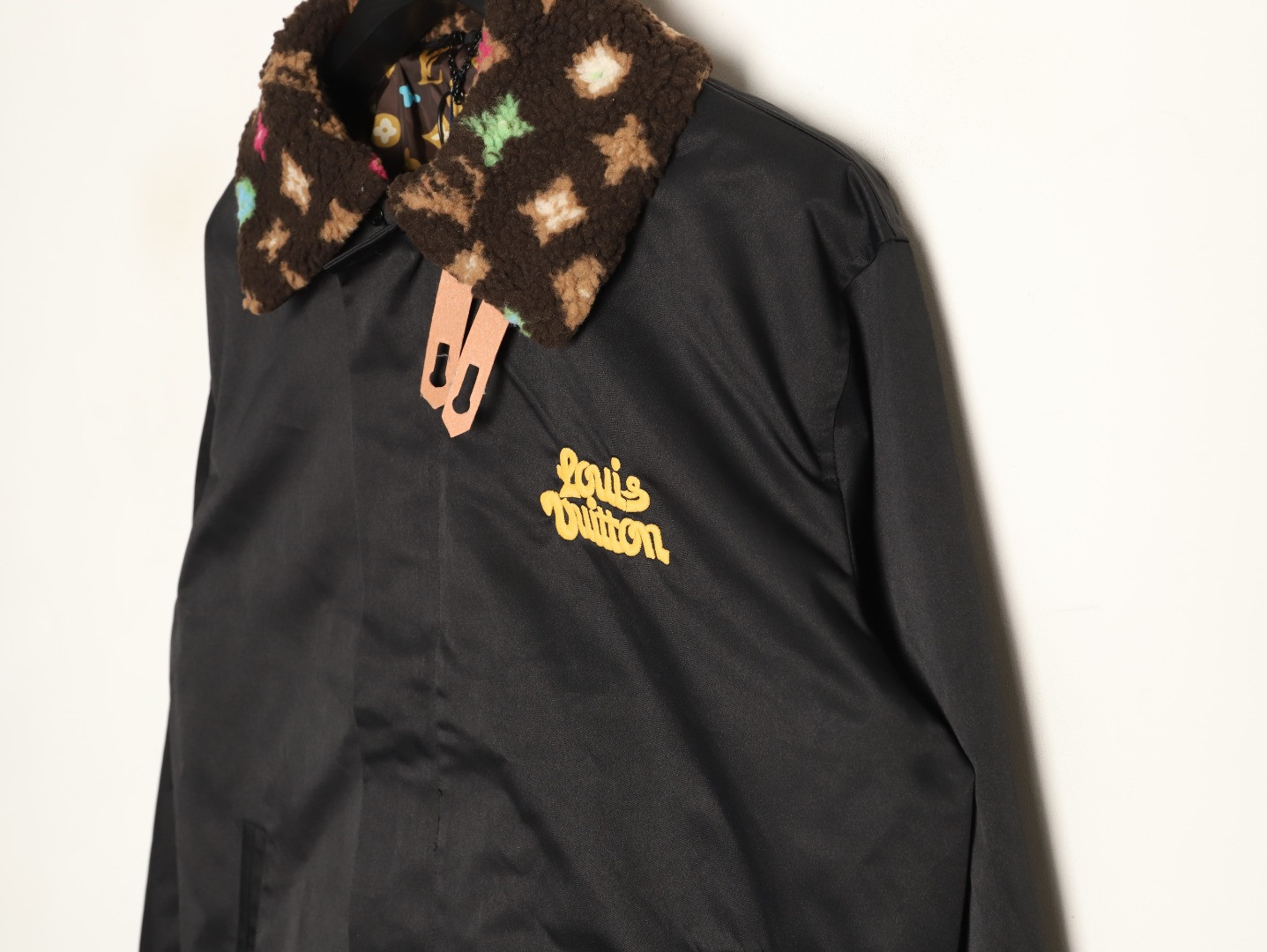 l0*is V*t0n jacket
