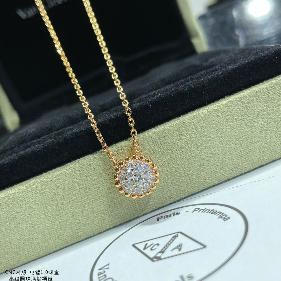 V*N CL*F & Arpels round bead full diamond necklace