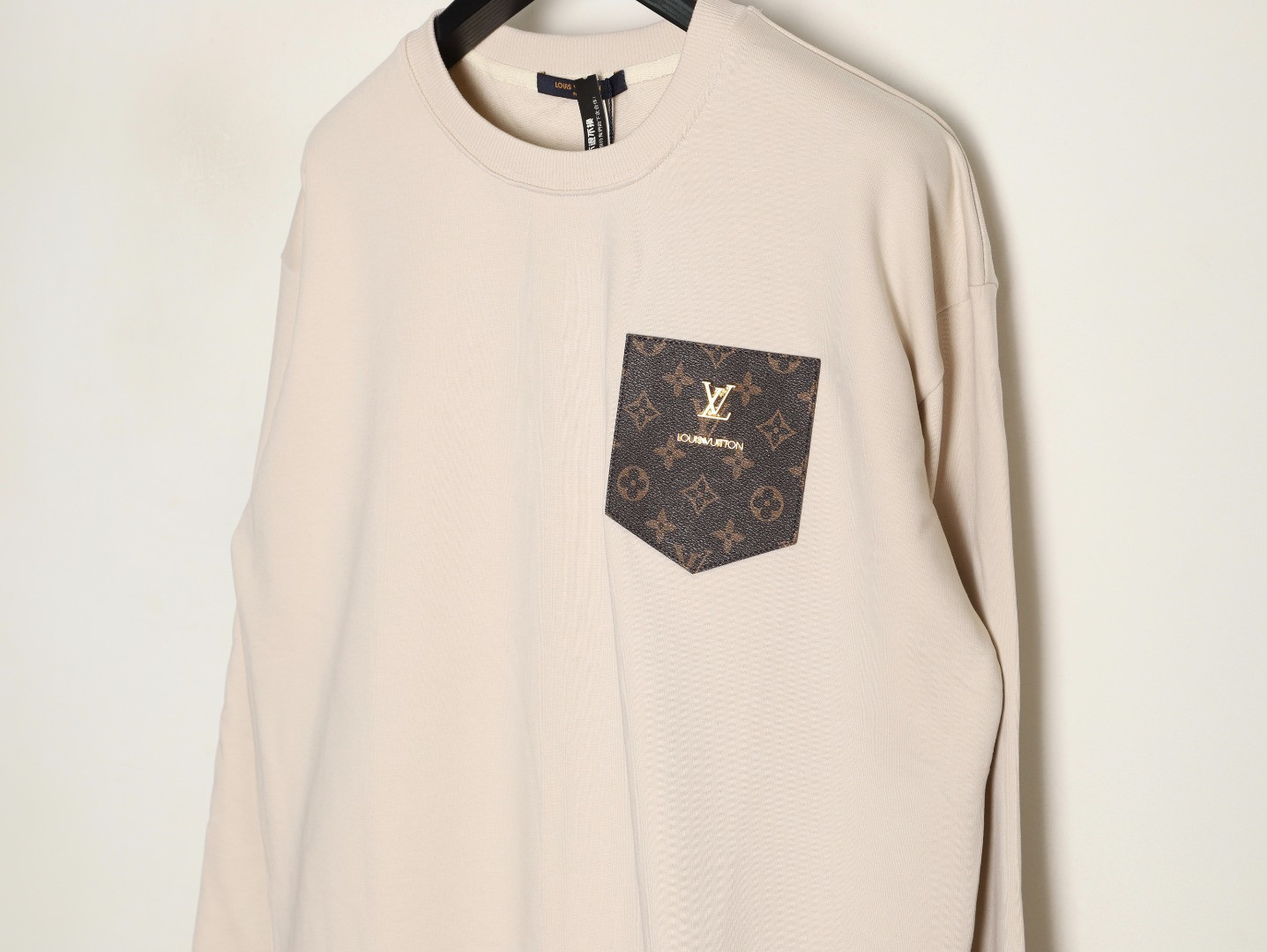 L0*is V*t0n Hoodies