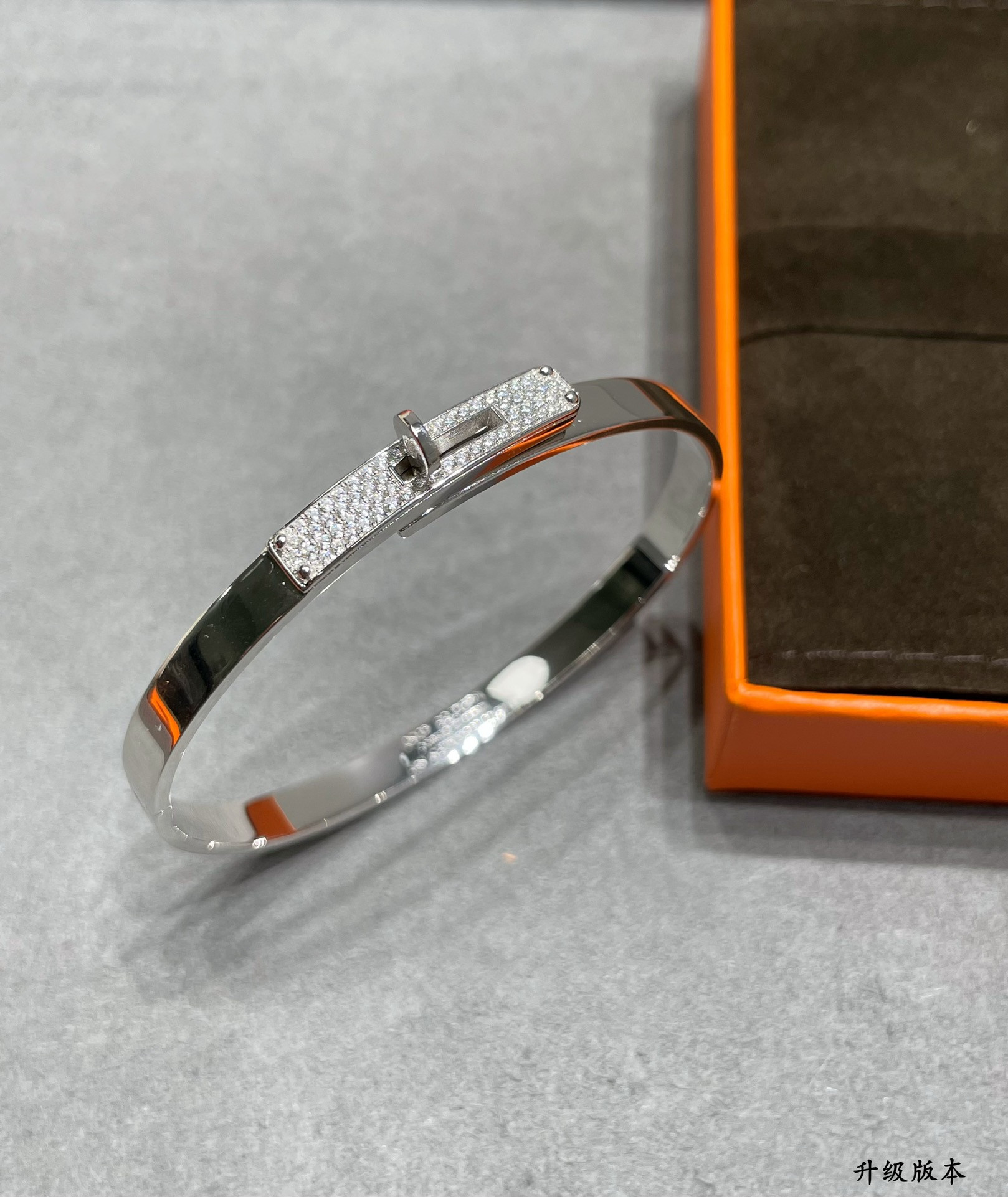 H**mes button half-diamond Bracelet