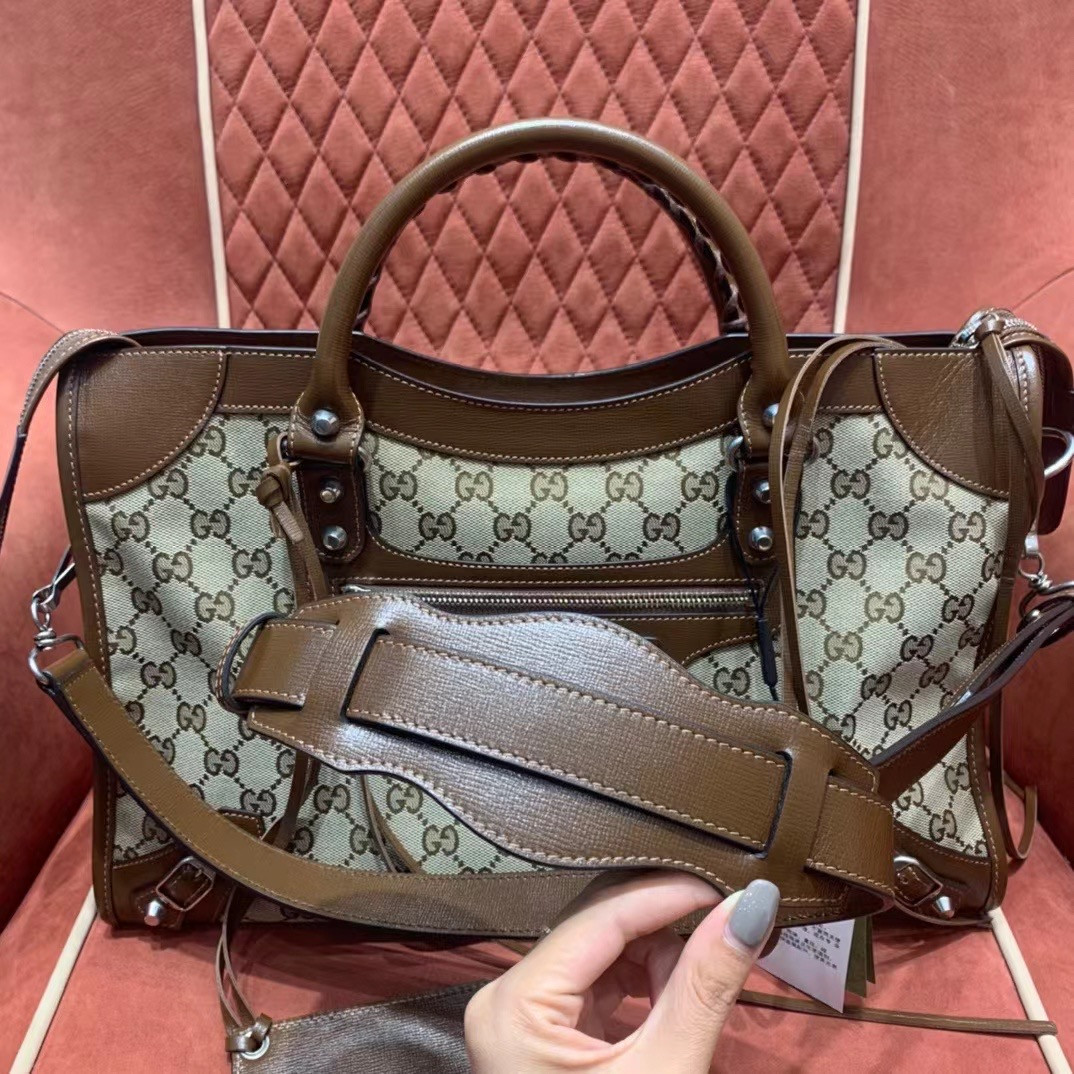 G*u*i The Hacker Project Neo Classic Medium Handbag
