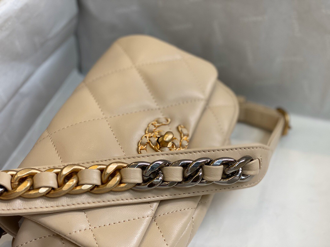 Ch*el 19 belt bag