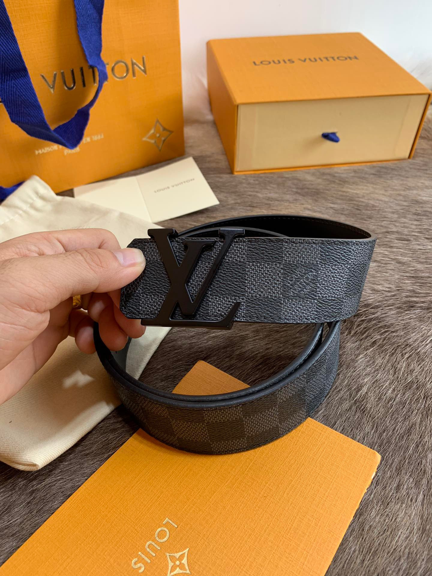 LV L0*is V*t0n 40MM BELT