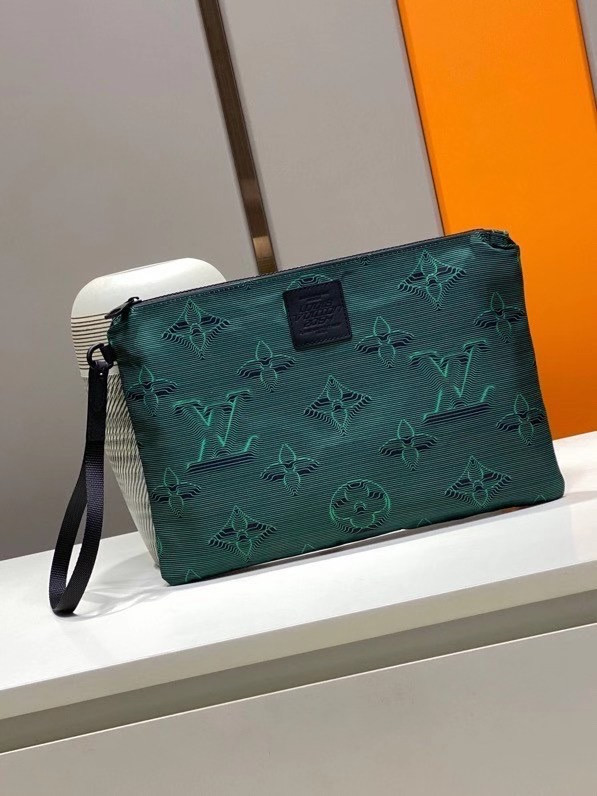 LV L0*is V*t0n 2054 REVERSIBLE POUCH M80142