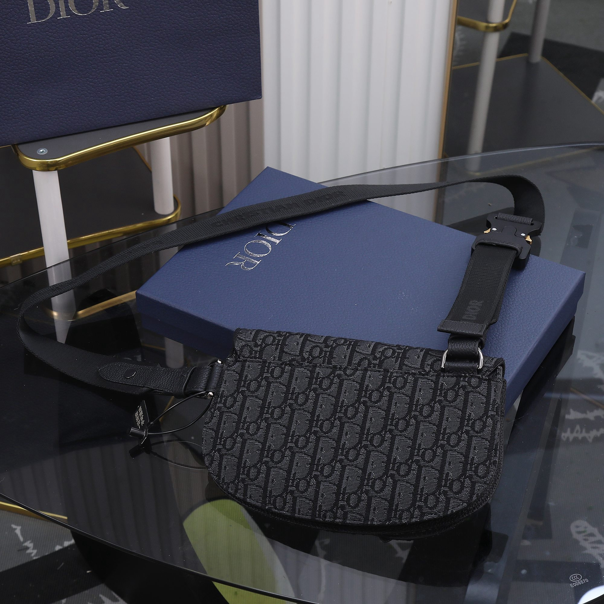D*0r Saddle Messenger Bag with Flap 23 x18 x6cm