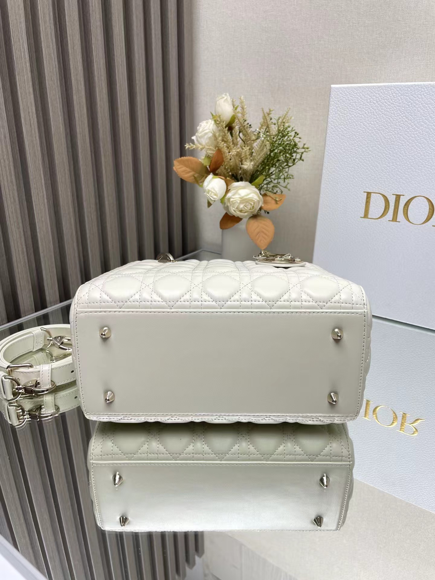 Medium Lady D*0r Bag 24 x 20 x 12 cm
