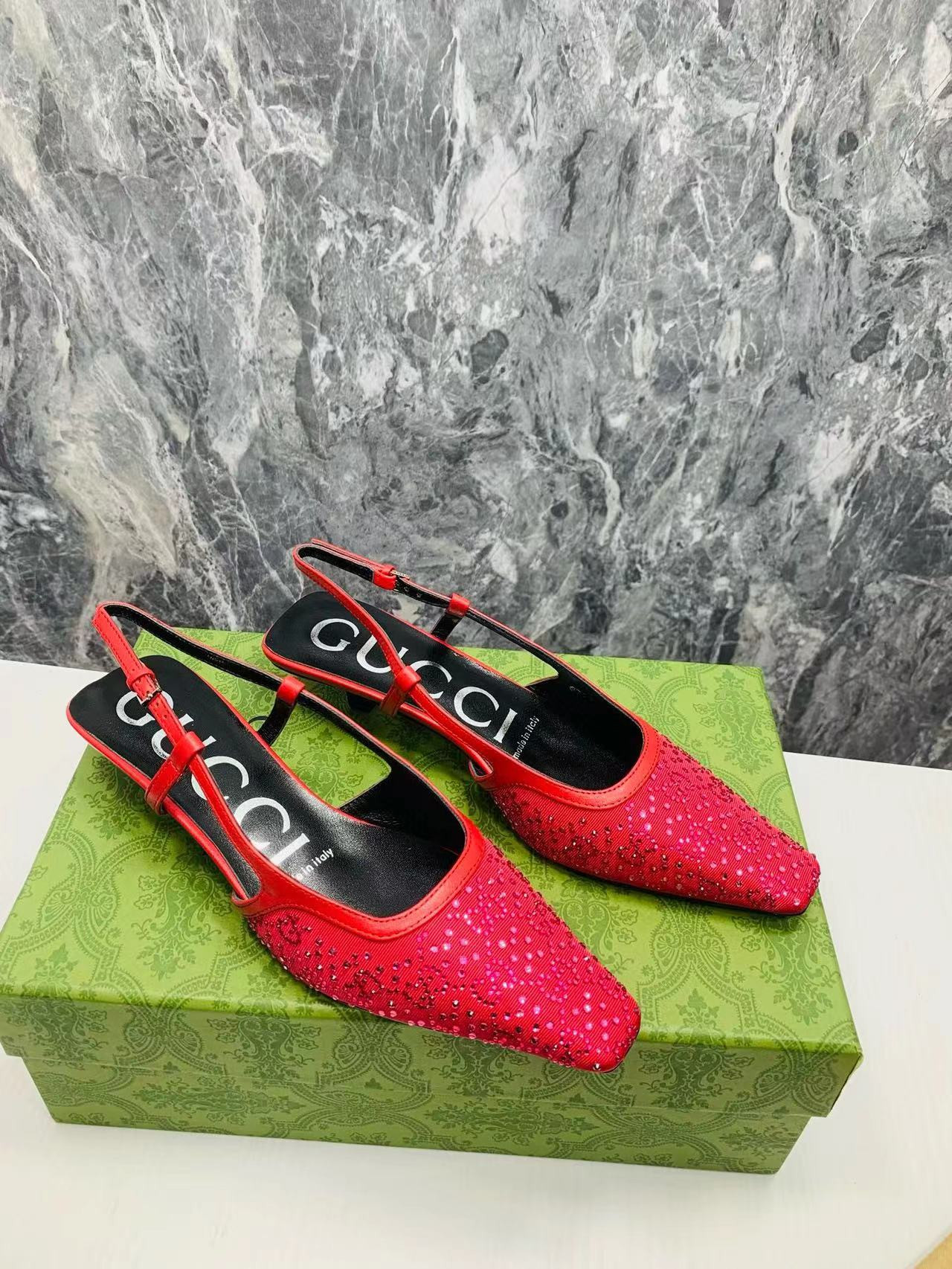 UA G*u*i SLINGBACK PUMP