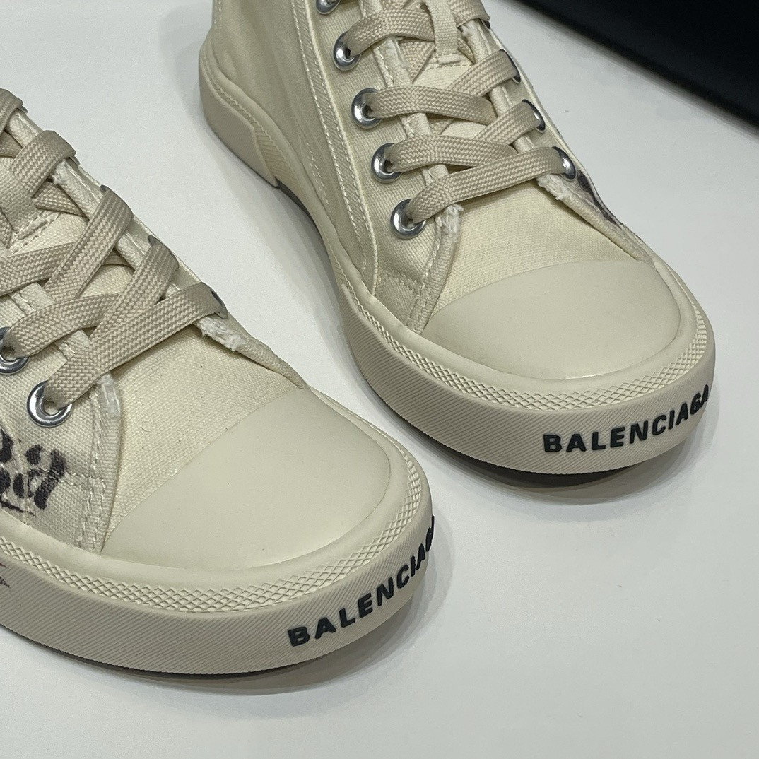 UA Ba*len*cia*ga Paris Low Top Sneaker