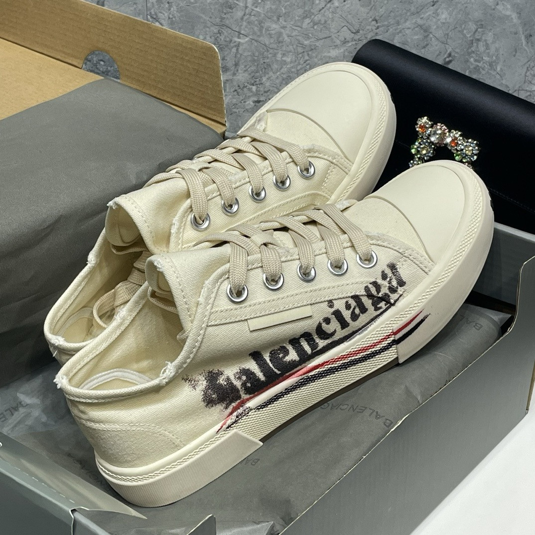 UA Ba*len*cia*ga Paris Low Top Sneaker