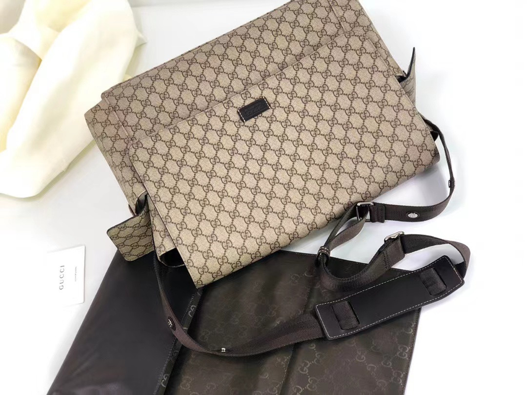 G*u*i GG PLUS DIAPER BAG 44x28x14cm