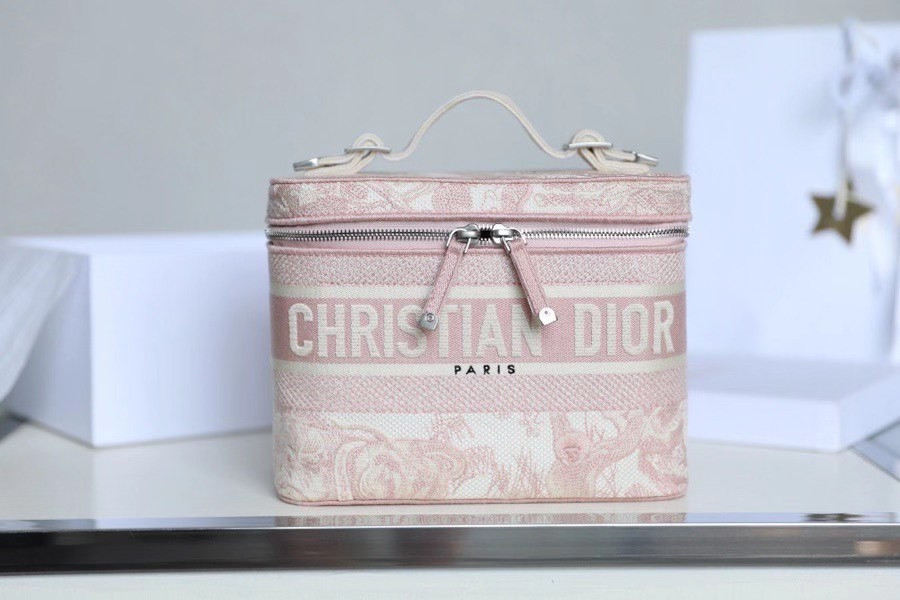 D*0r Travel make up bag