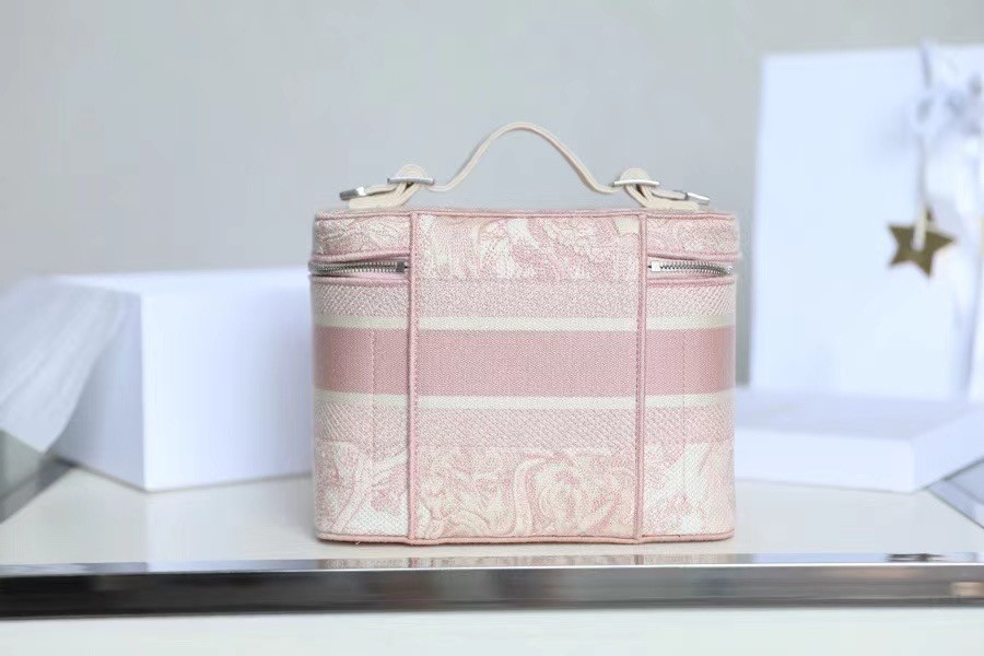 D*0r Travel make up bag