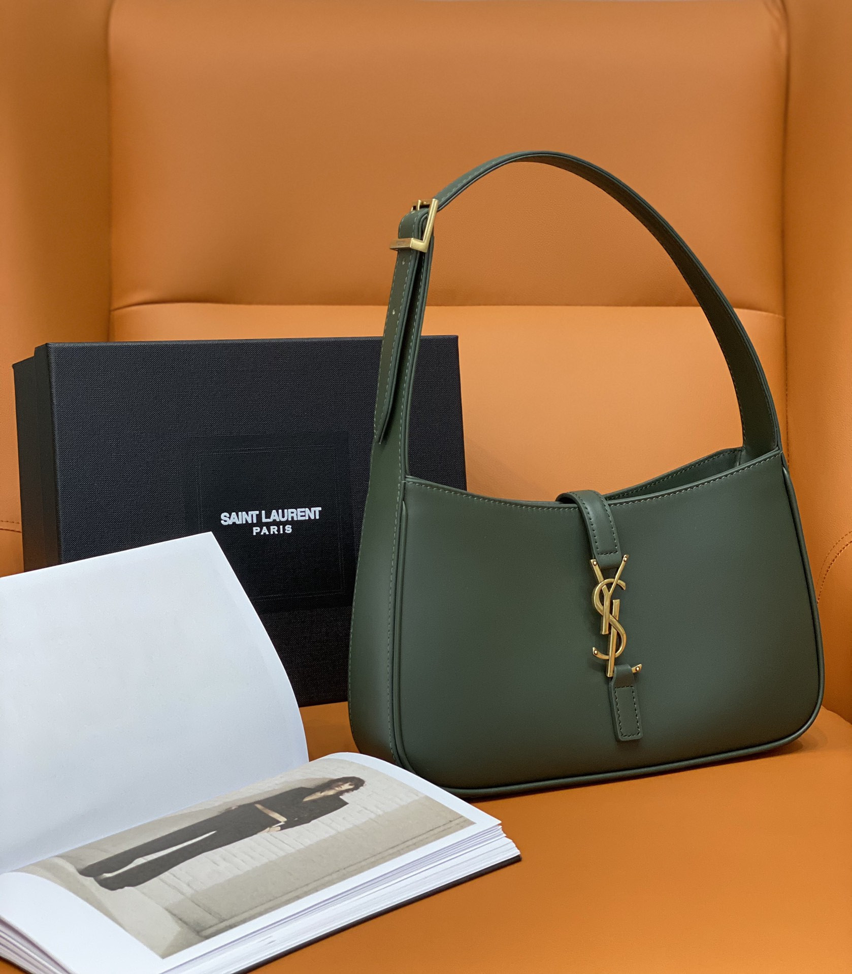 Y*L LE 5 À 7 IN SMOOTH LEATHER VERT FONCE 23 X 16 X 6.5 CM