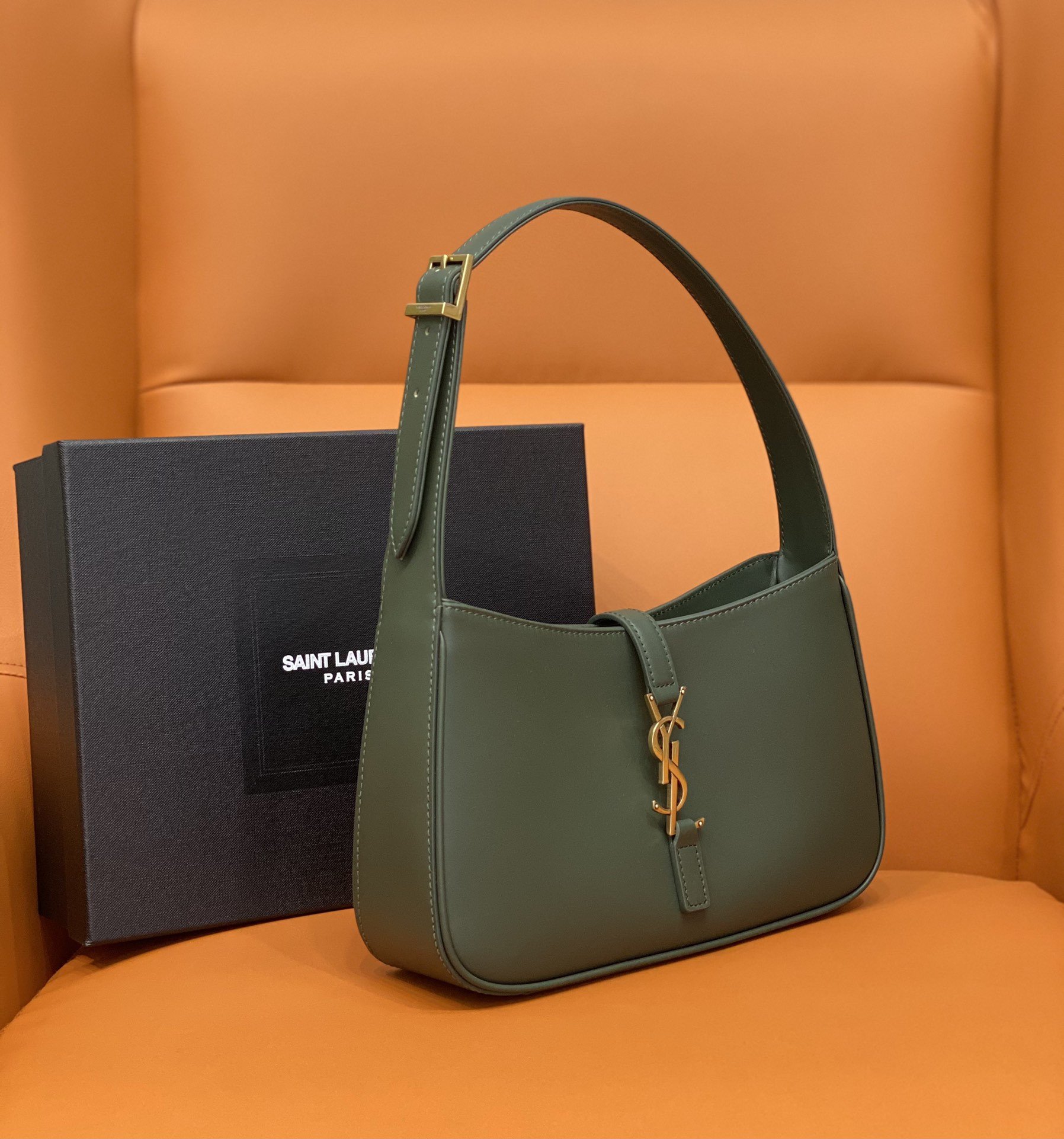 Y*L LE 5 À 7 IN SMOOTH LEATHER VERT FONCE 23 X 16 X 6.5 CM