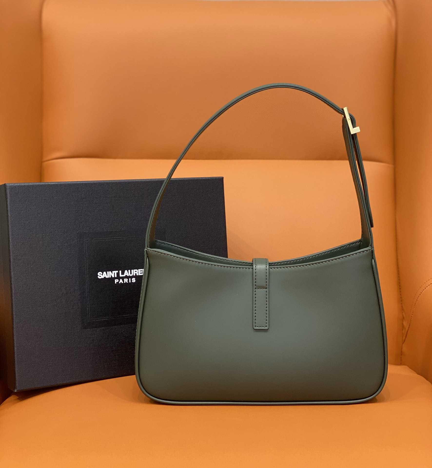 Y*L LE 5 À 7 IN SMOOTH LEATHER VERT FONCE 23 X 16 X 6.5 CM