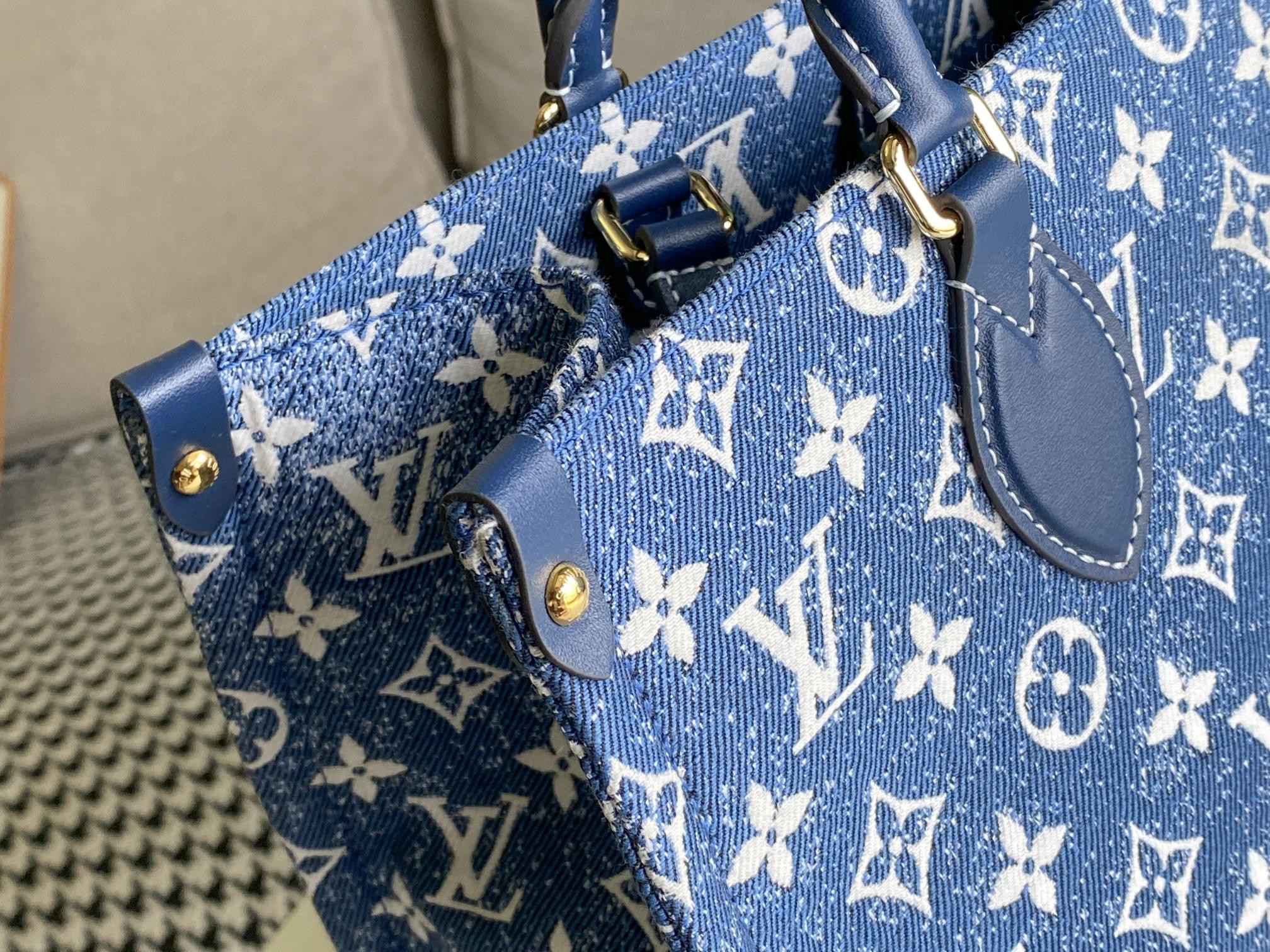 L0*is V*t0n OnTheGo MM M59608 35x27x14CM