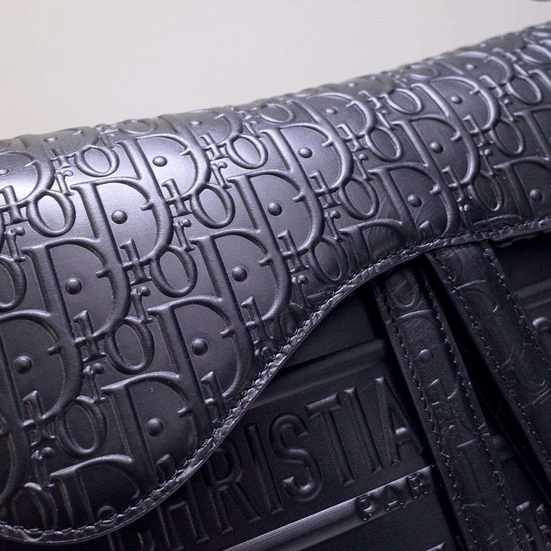 SADDLE BAG WITH STRAP Black D*0r Oblique Embossed Calfskin 25.5x20x6.5cm