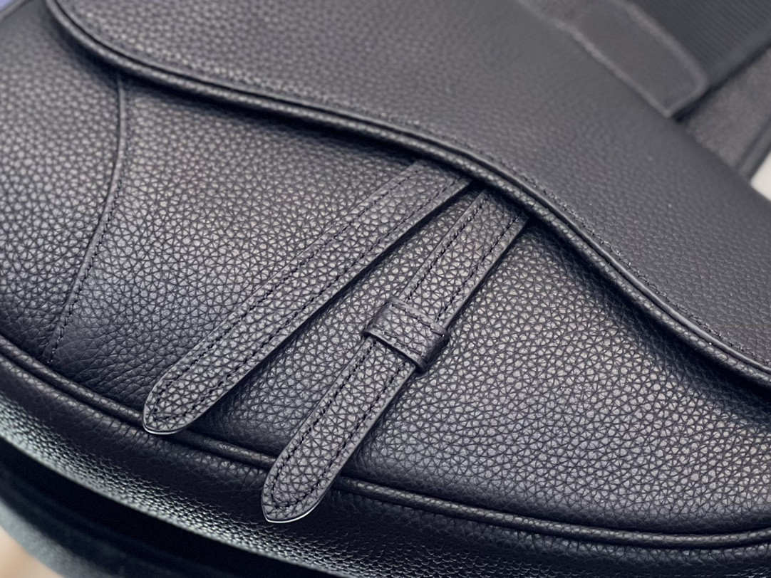 D*0r Saddle Bag Black Grained Calfskin 26 x 19 x 4.5 cm