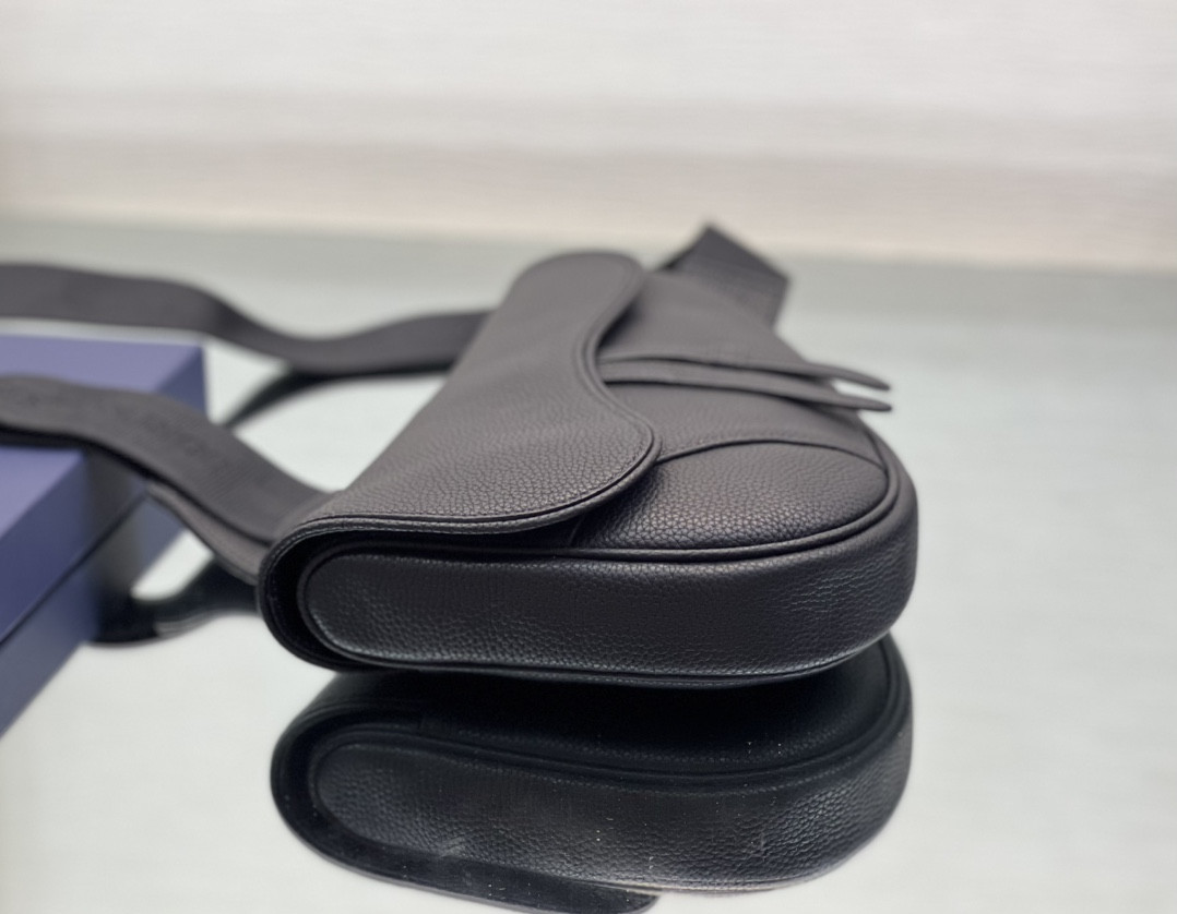 D*0r Saddle Bag Black Grained Calfskin 26 x 19 x 4.5 cm