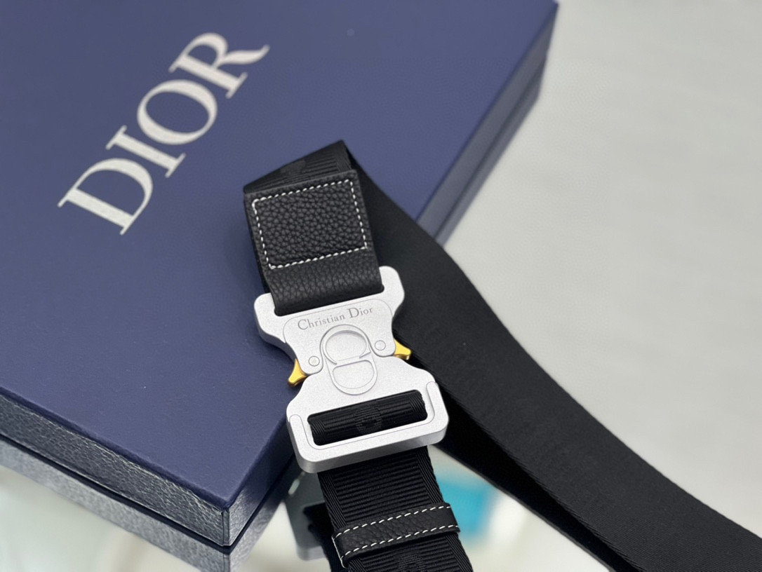 D*0r Saddle Bag Black Grained Calfskin 26 x 19 x 4.5 cm