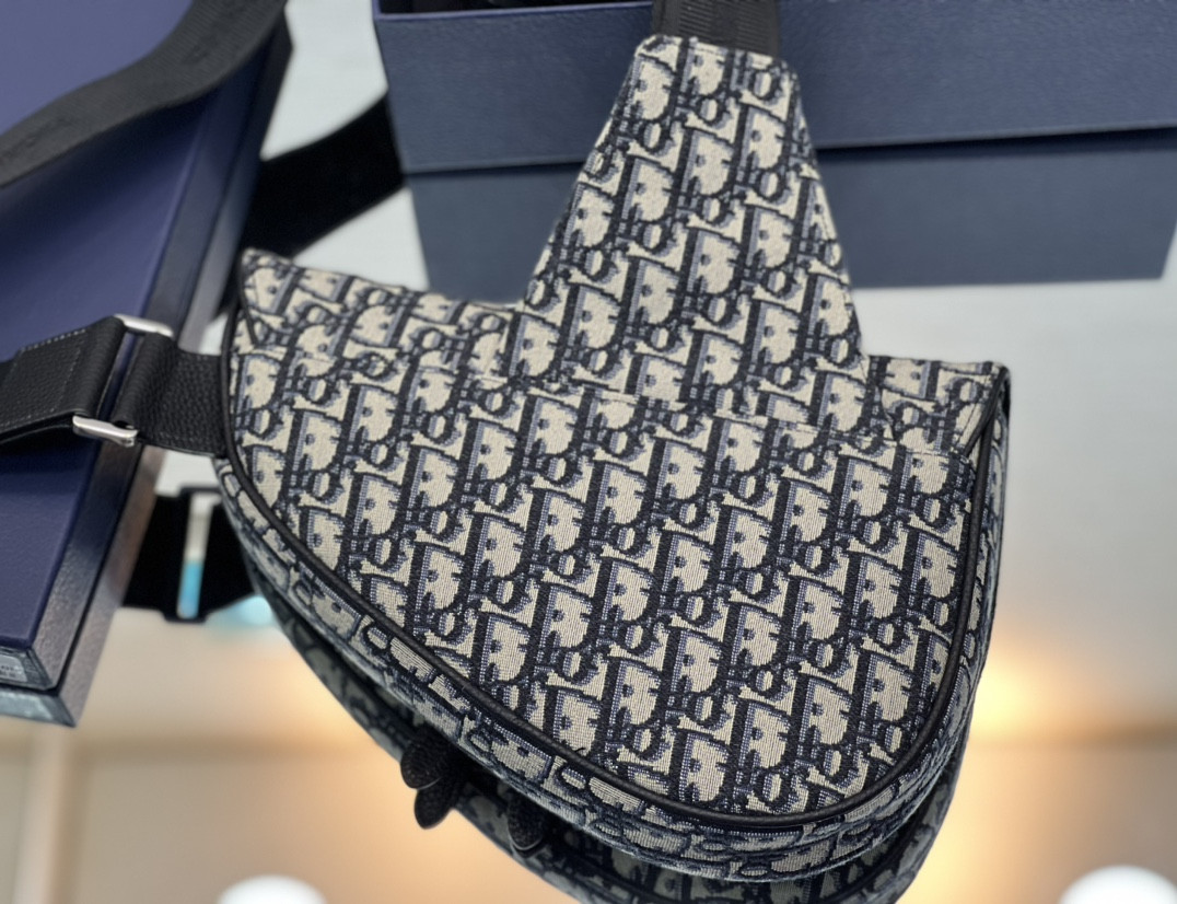 D*0r Saddle Bag Beige and Black D*0r Oblique Jacquard 26 x 19 x 4.5 CM