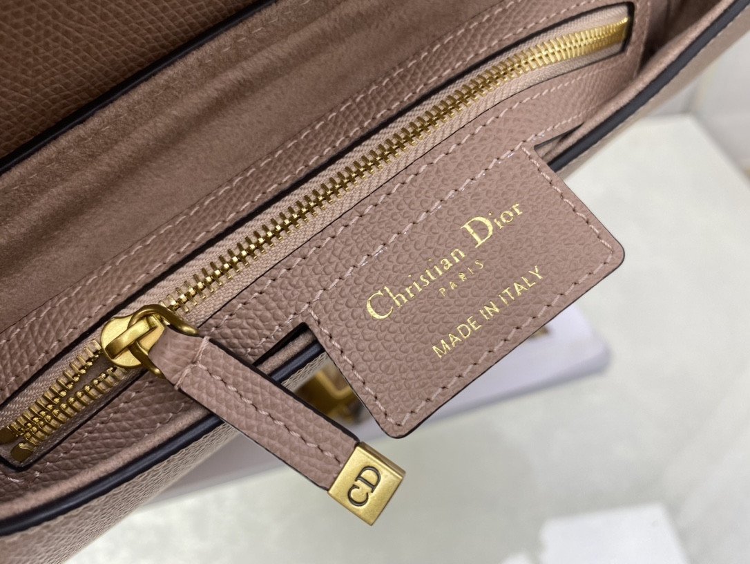 D*0r Saddle Bag Warm Taupe Grained Calfskin 25.5x20x6.5cm