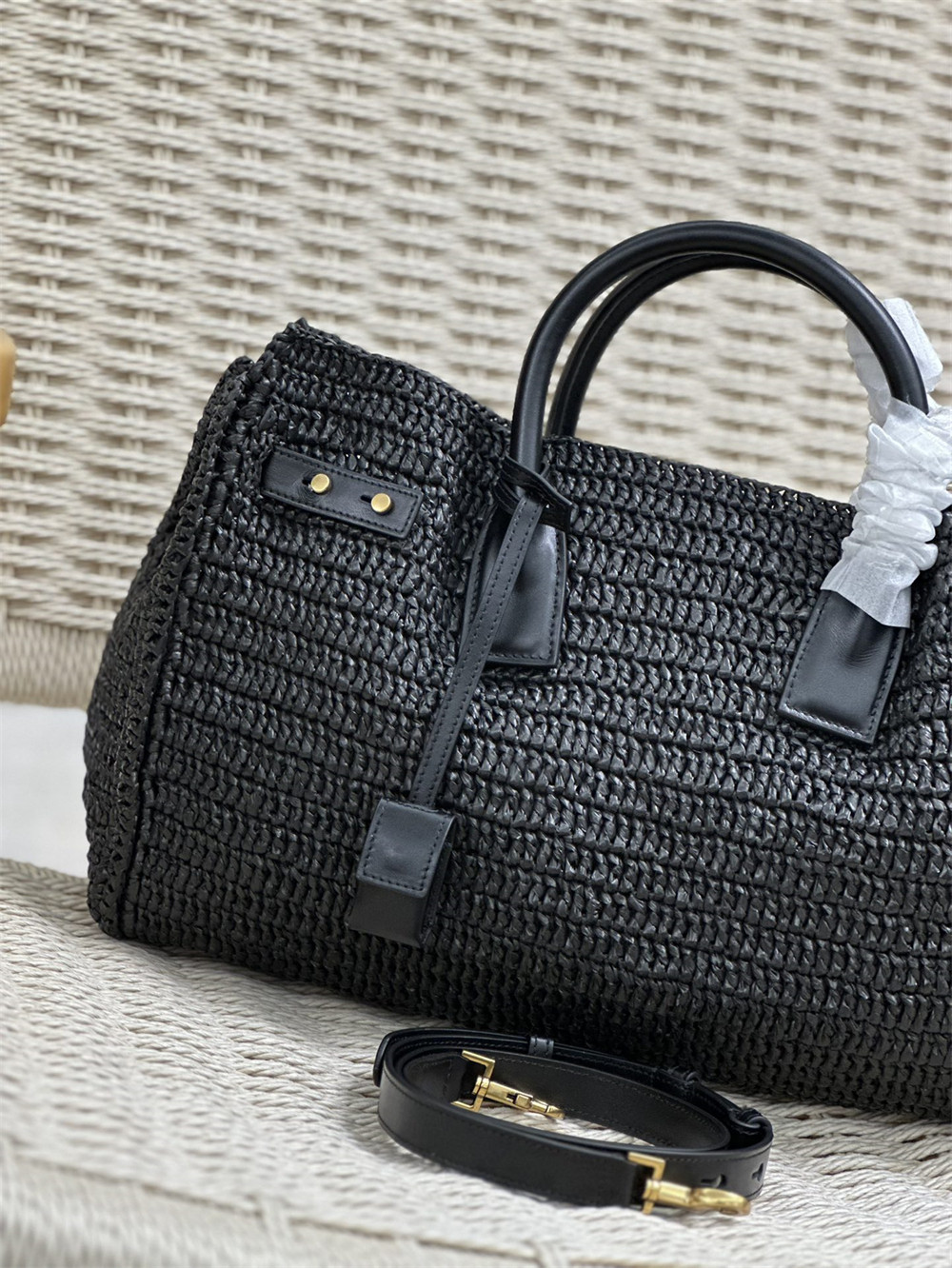 Y*L SAC DE JOUR MEDIUM S*pPLE IN RAFFIA AND VEGETABLE-TANNED LEATHER BLACK