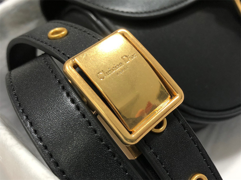 MEDIUM D*0r BOBBY BAG Black Box Calfskin