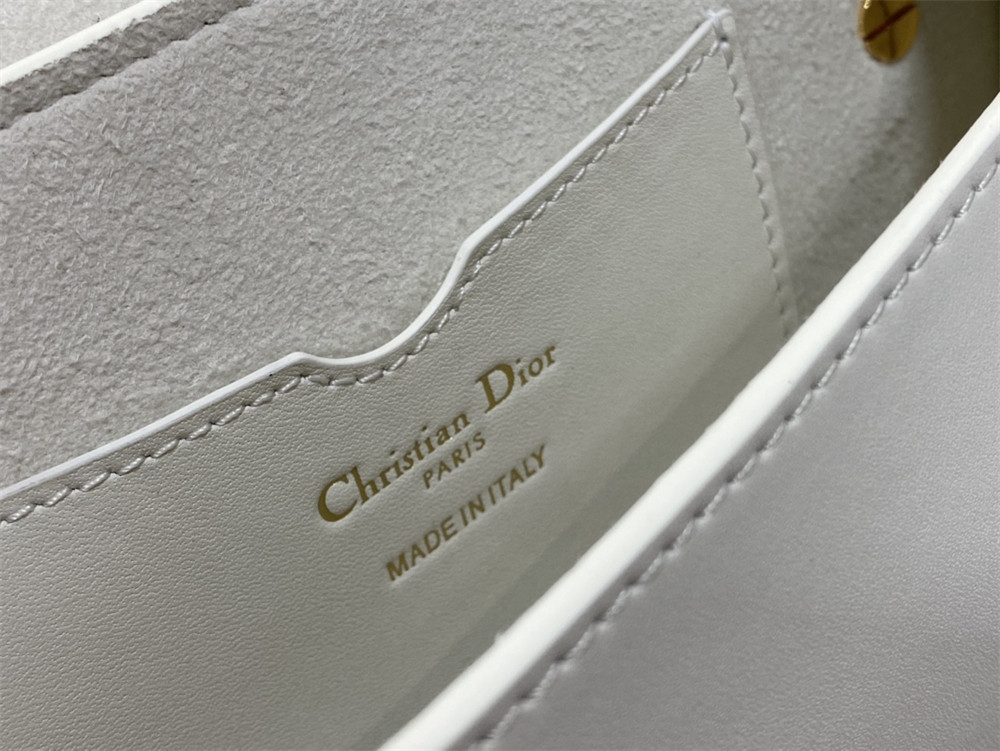 D*0r BOBBY EAST-WEST BAG Latte Box Calfskin white