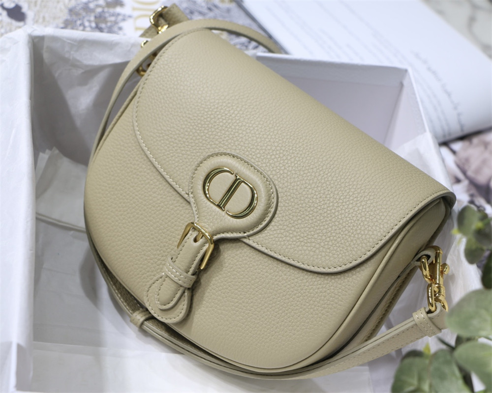 MEDIUM D*0r BOBBY BAG Apricot Grained Calfskin