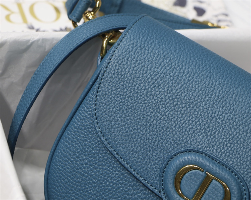 MEDIUM D*0r BOBBY BAG Blue Grained Calfskin