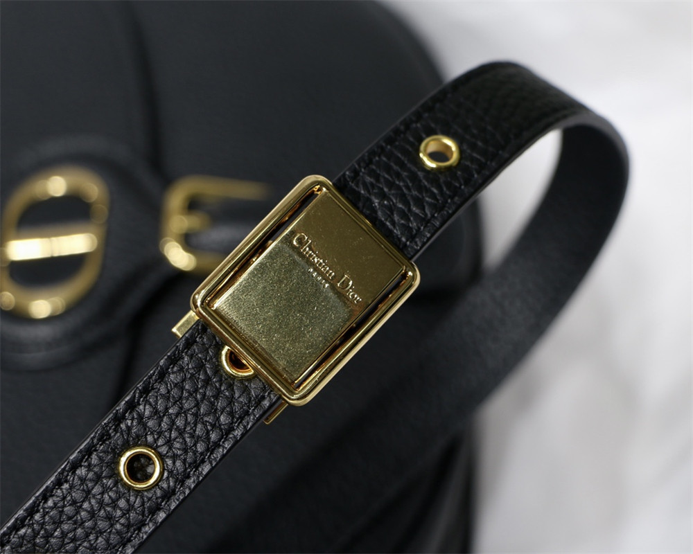MEDIUM D*0r BOBBY BAG Black Grained Calfskin