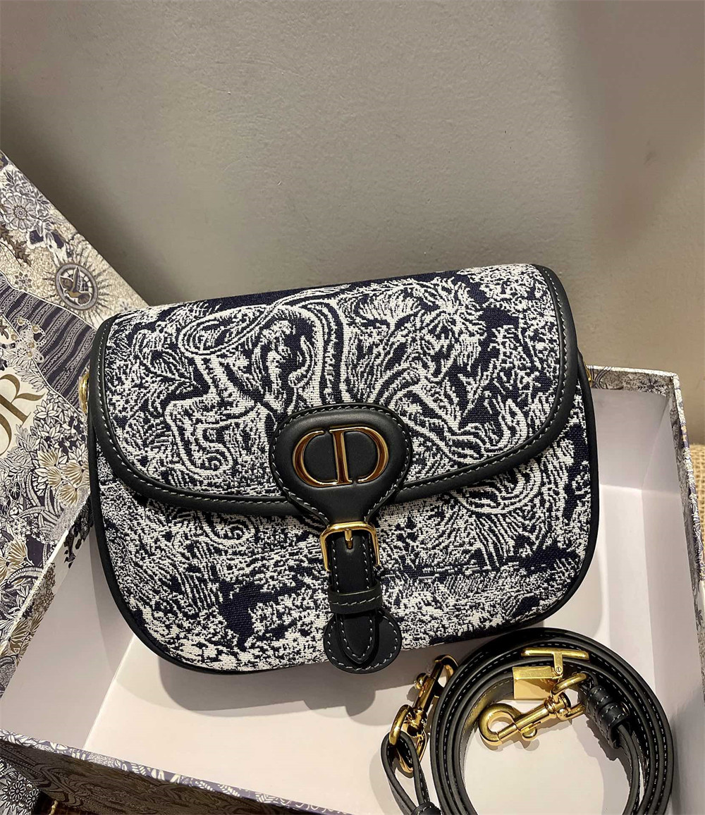 MEDIUM D*0r BOBBY BAG white black D*0r Oblique Jacquard