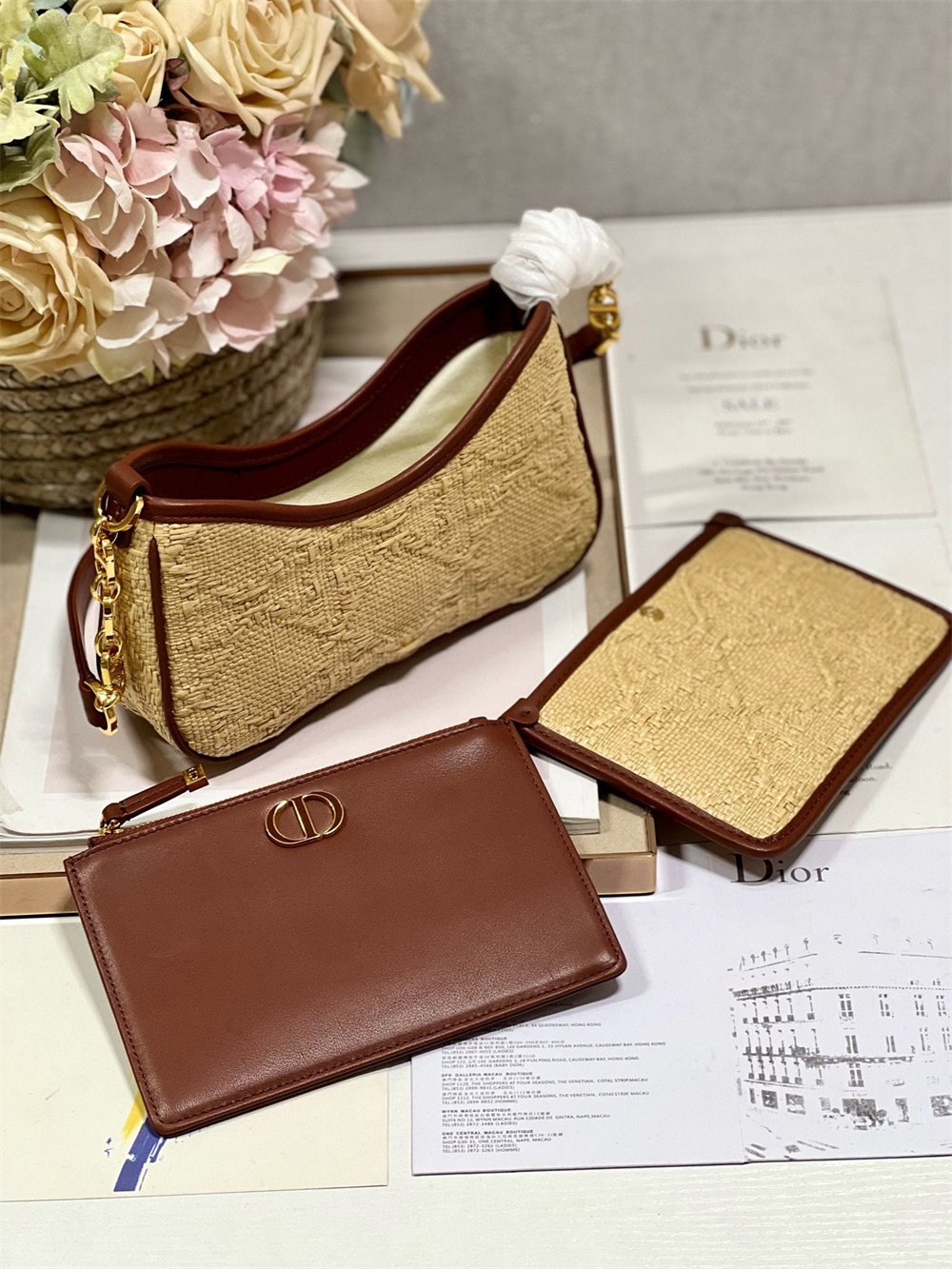 D*0r 30 Montaigne Avenue weav 22.5 x 12.5 x 6.5 cm