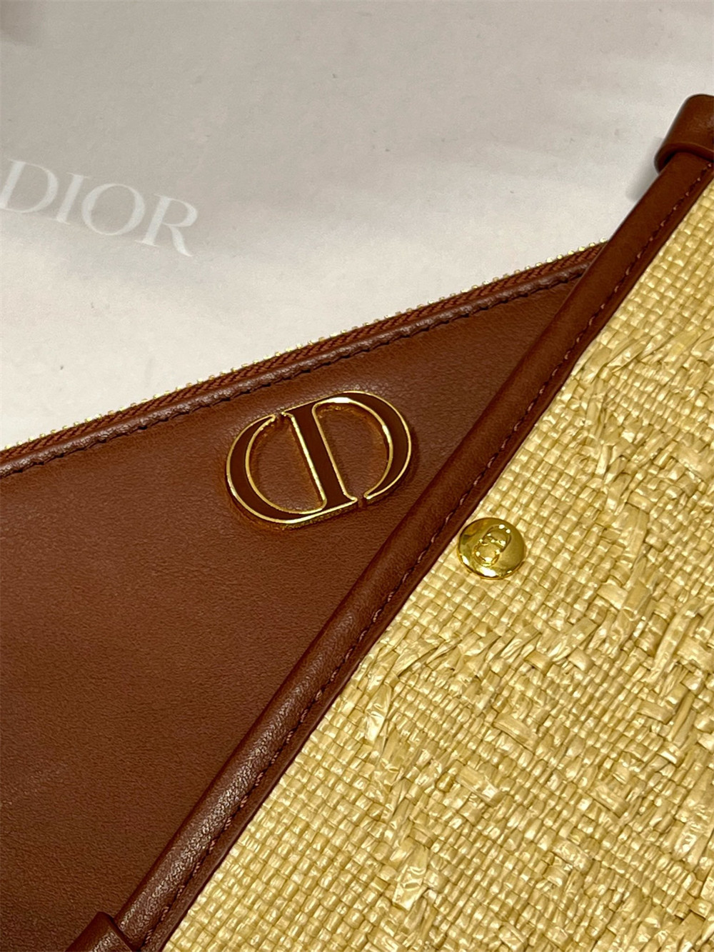 D*0r 30 Montaigne Avenue weav 22.5 x 12.5 x 6.5 cm