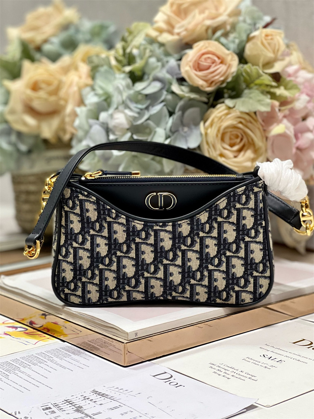 D*0r 30 MONTAIGNE AVENUE BAG Blue D*0r Oblique Jacquard 22.5 x 12.5 x 6.5 cm